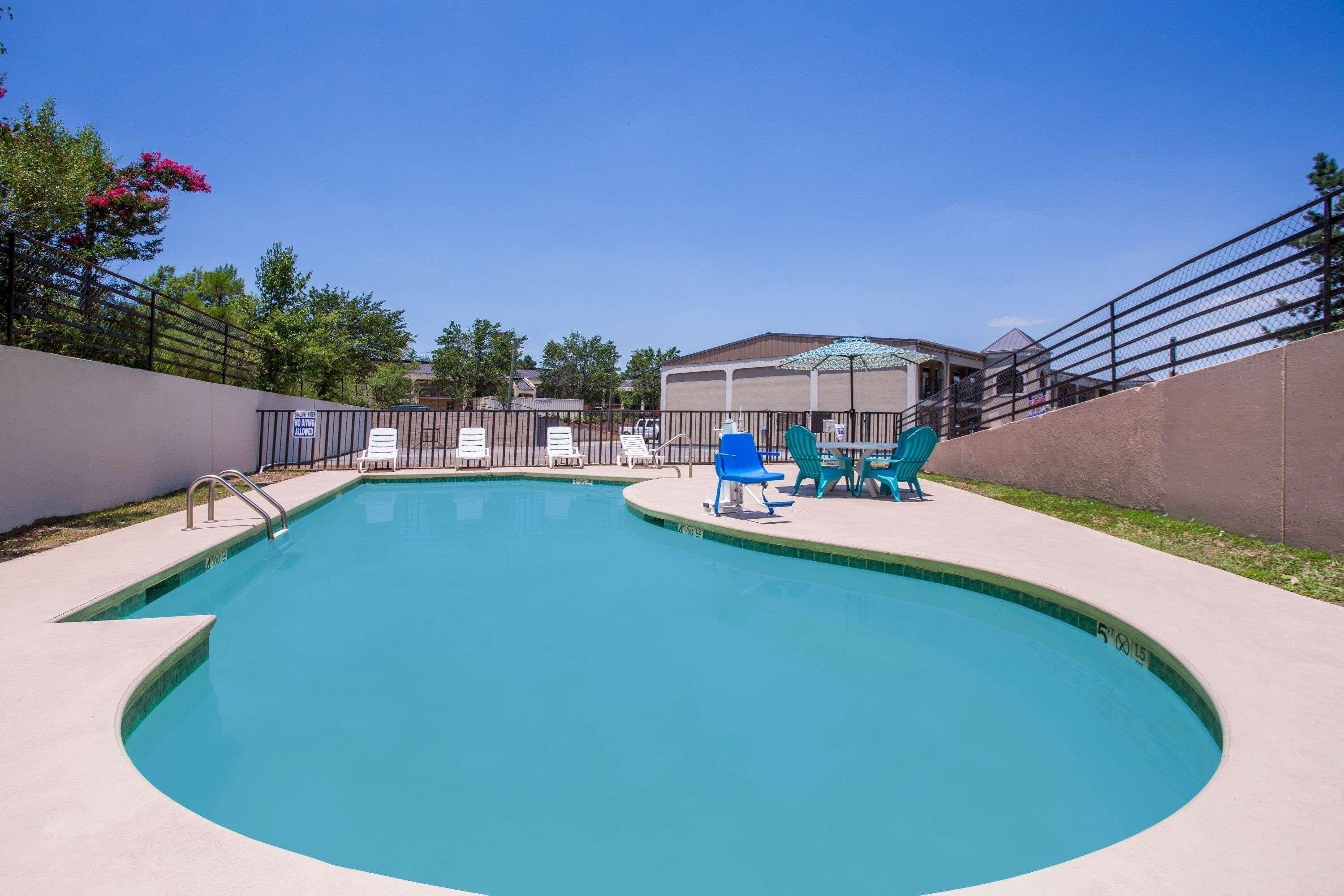 Super 8 By Wyndham Augusta Motel Exterior foto